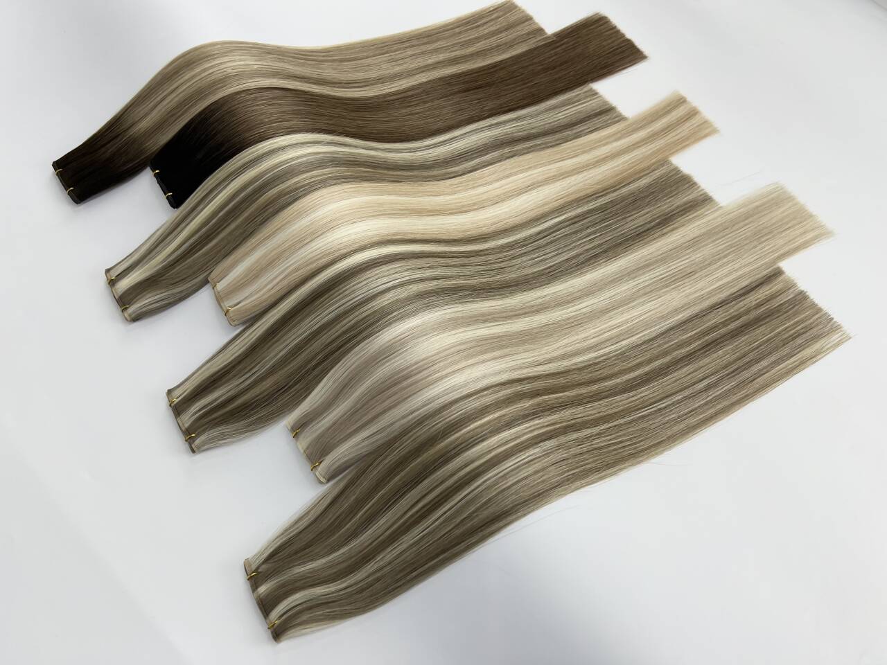 Ultra-thin Super Genius Weft in blended blonde tones
